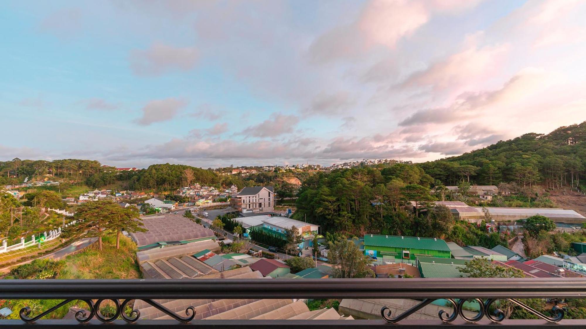 Pine View Hotel Dalat Экстерьер фото