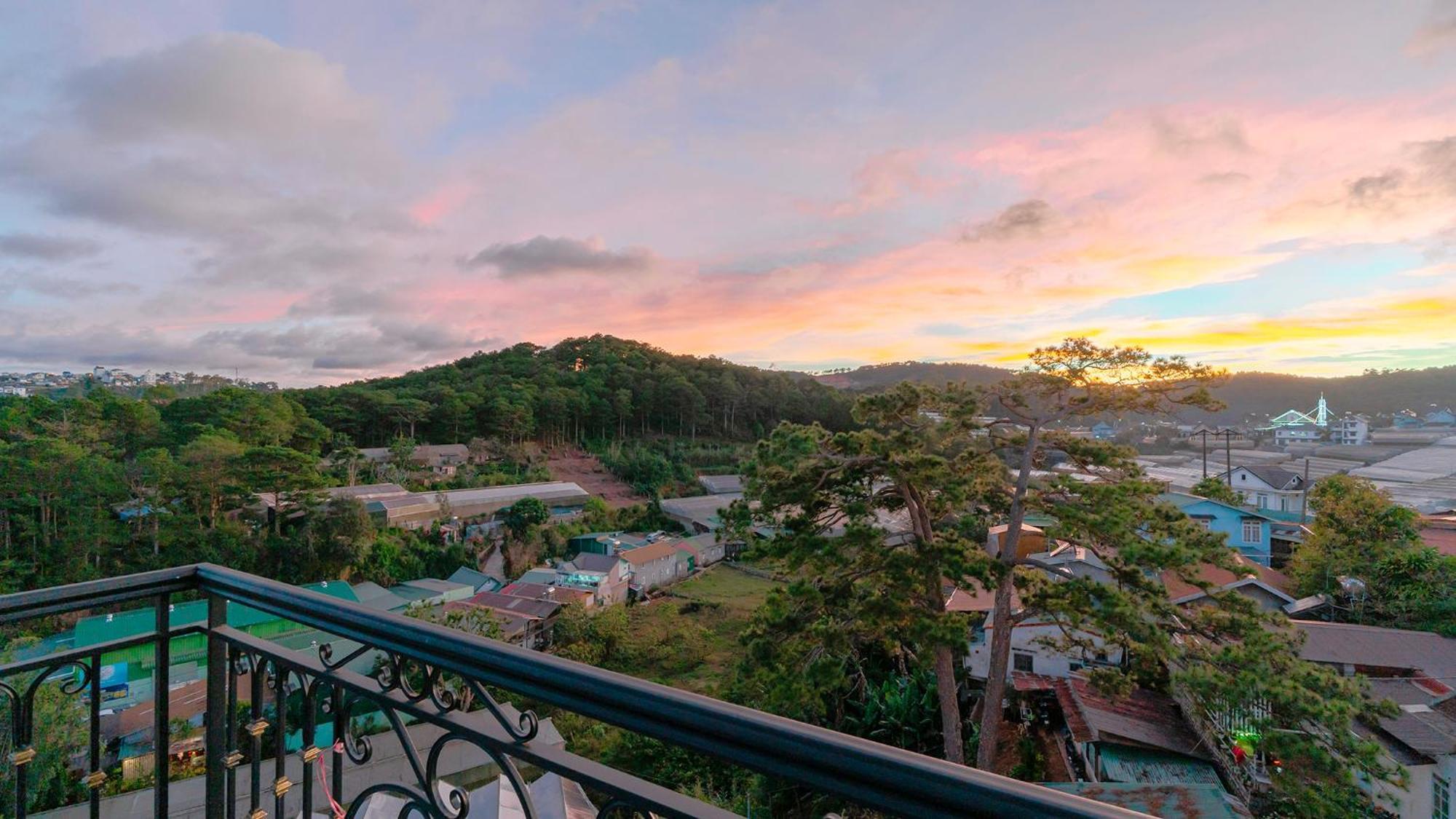 Pine View Hotel Dalat Экстерьер фото